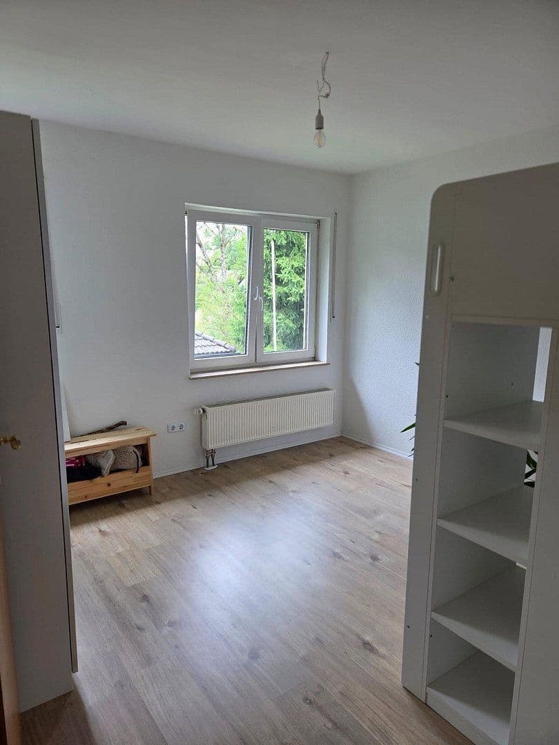 Pronájem bytu 3+1 72 m², Siegener Straße 5, Reichshof, Severní Porýní-Vestfálsko Pronájem bytu 3+1 72 m², Siegener Straße 5, Reichshof, Severní Porýní-Vestfálsko