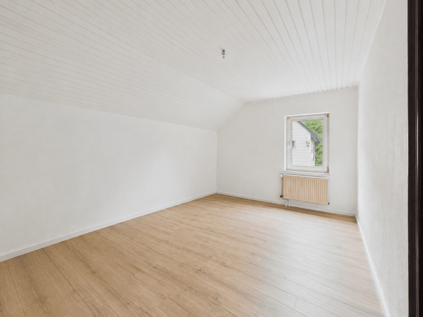 Prodej domu 140 m², pozemek 385 m², Bad Laasphe, Severní Porýní-Vestfálsko Prodej domu 140 m², pozemek 385 m², Bad Laasphe, Severní Porýní-Vestfálsko