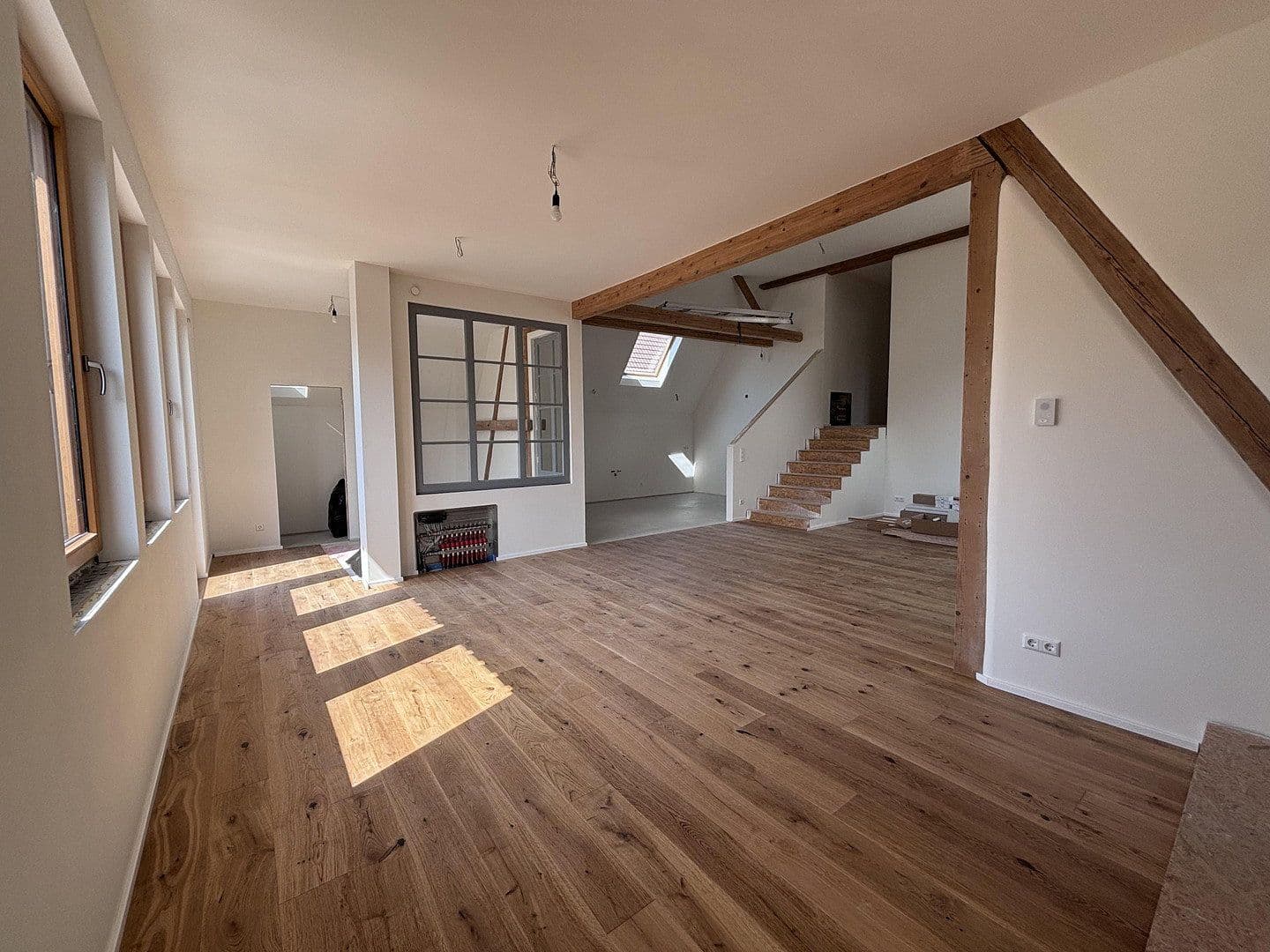 Pronájem bytu 4+kk 147 m², Niefern-Öschelbronn, Bádensko-Württembersko Pronájem bytu 4+kk 147 m², Niefern-Öschelbronn, Bádensko-Württembersko