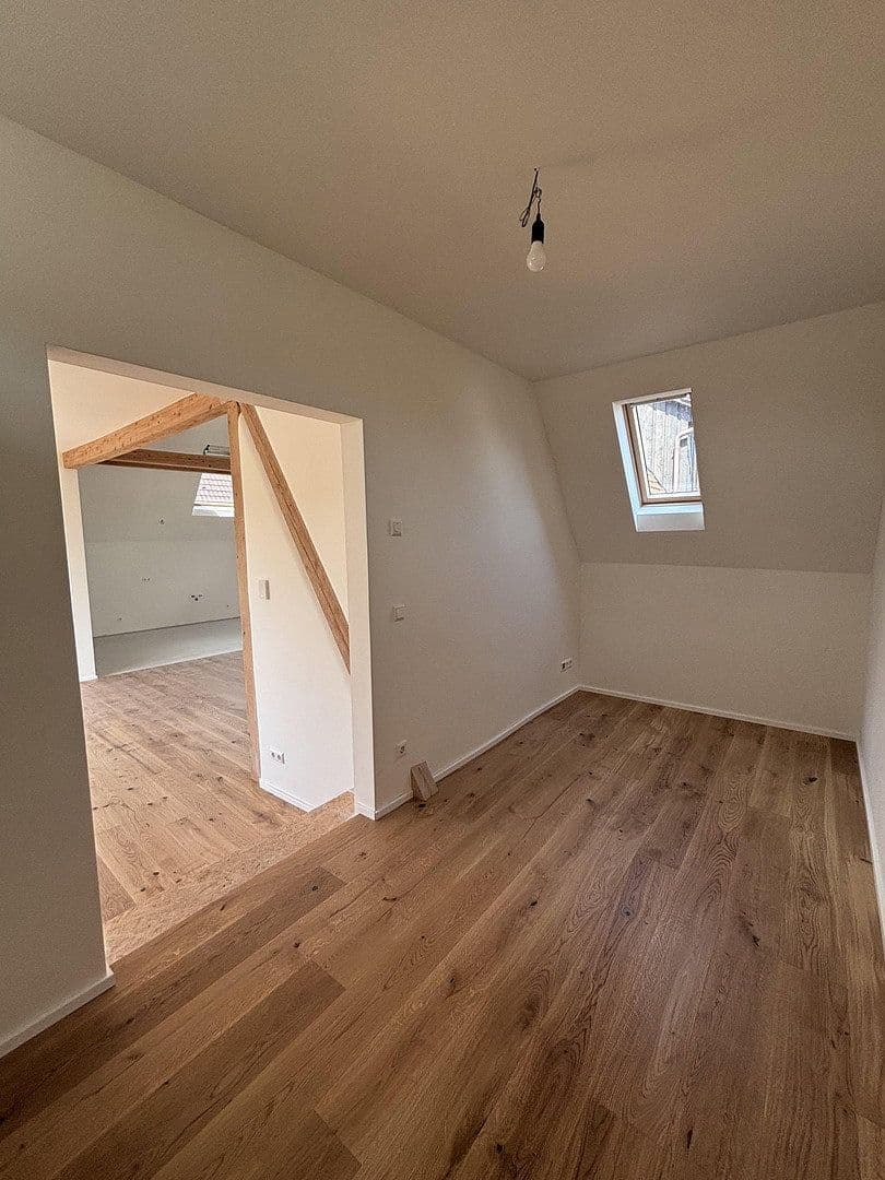 Pronájem bytu 4+kk 147 m², Niefern-Öschelbronn, Bádensko-Württembersko Pronájem bytu 4+kk 147 m², Niefern-Öschelbronn, Bádensko-Württembersko