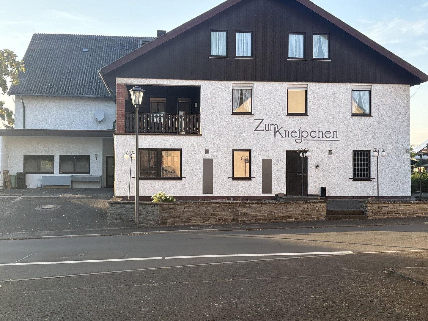Prodej nebytového prostoru 3.015 m², Haupstr., Laufeld, Porýní-Falc Prodej nebytového prostoru 3.015 m², Haupstr., Laufeld, Porýní-Falc