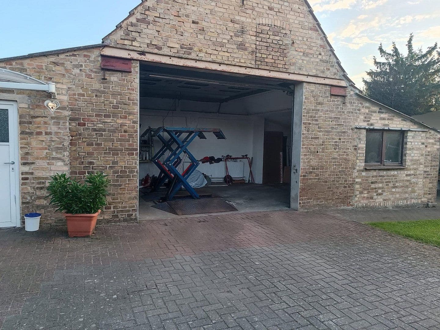 Prodej domu 190 m², pozemek 1.980 m², Güstrow, Mecklenburg-Vorpommern Prodej domu 190 m², pozemek 1.980 m², Güstrow, Mecklenburg-Vorpommern