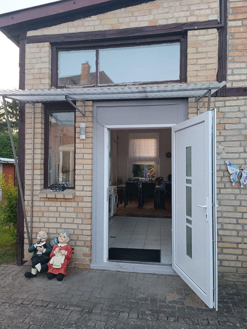 Prodej domu 190 m², pozemek 1.980 m², Güstrow, Mecklenburg-Vorpommern Prodej domu 190 m², pozemek 1.980 m², Güstrow, Mecklenburg-Vorpommern