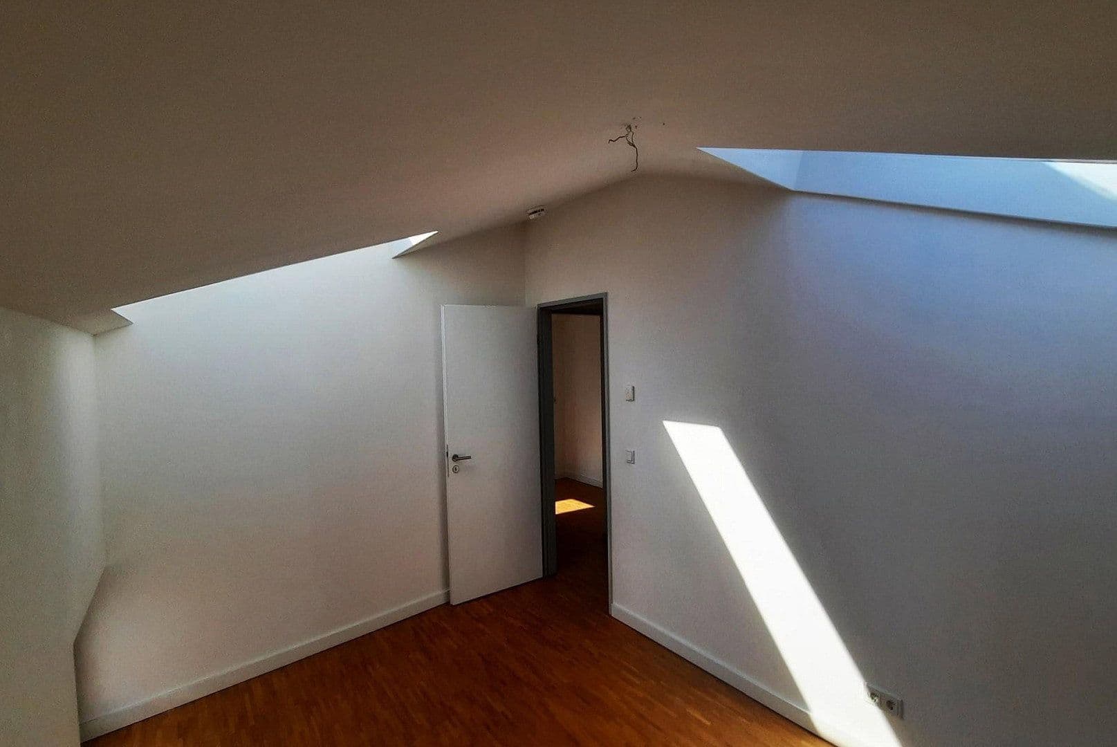 Prodej bytu 4+1 147 m², Berlin, Berlín Prodej bytu 4+1 147 m², Berlin, Berlín