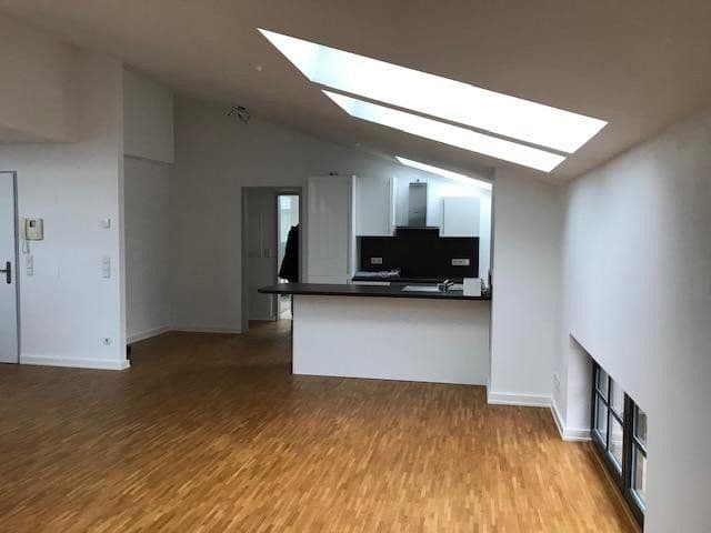 Prodej bytu 4+1 147 m², Berlin, Berlín Prodej bytu 4+1 147 m², Berlin, Berlín