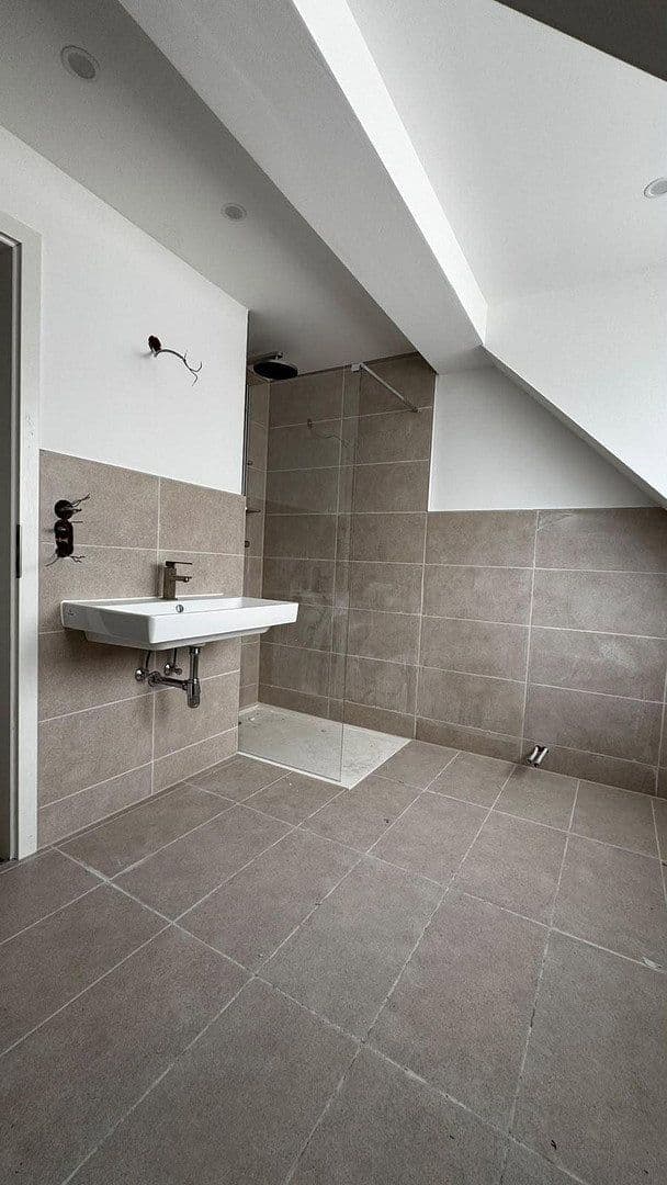 Pronájem bytu 1+1 49 m², Mannheim, Bádensko-Württembersko Pronájem bytu 1+1 49 m², Mannheim, Bádensko-Württembersko