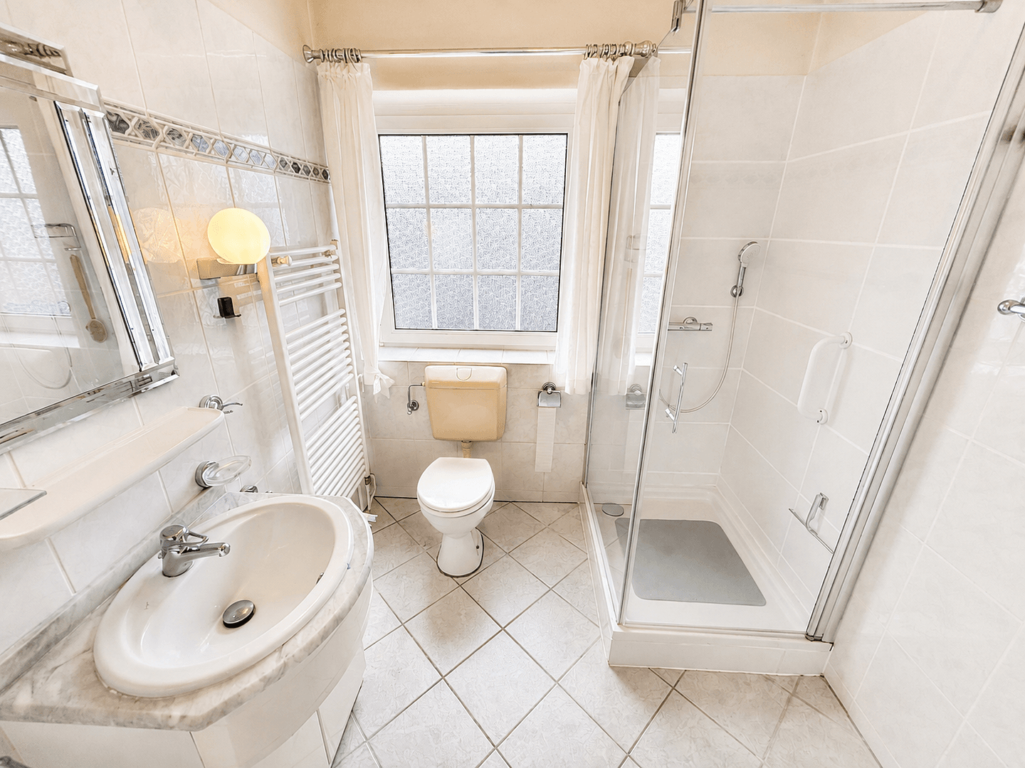 Prodej domu 118 m², pozemek 104 m², Liebensteiner Straße 2, Bremen, Bremen Prodej domu 118 m², pozemek 104 m², Liebensteiner Straße 2, Bremen, Bremen