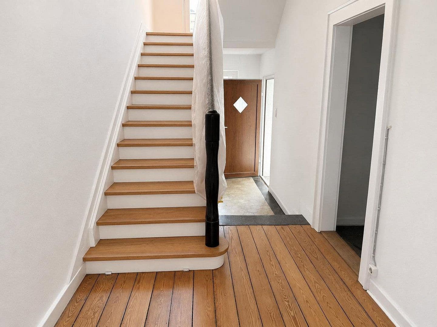 Pronájem domu 200 m², pozemek 324 m², Brensbach, Hessen Pronájem domu 200 m², pozemek 324 m², Brensbach, Hessen