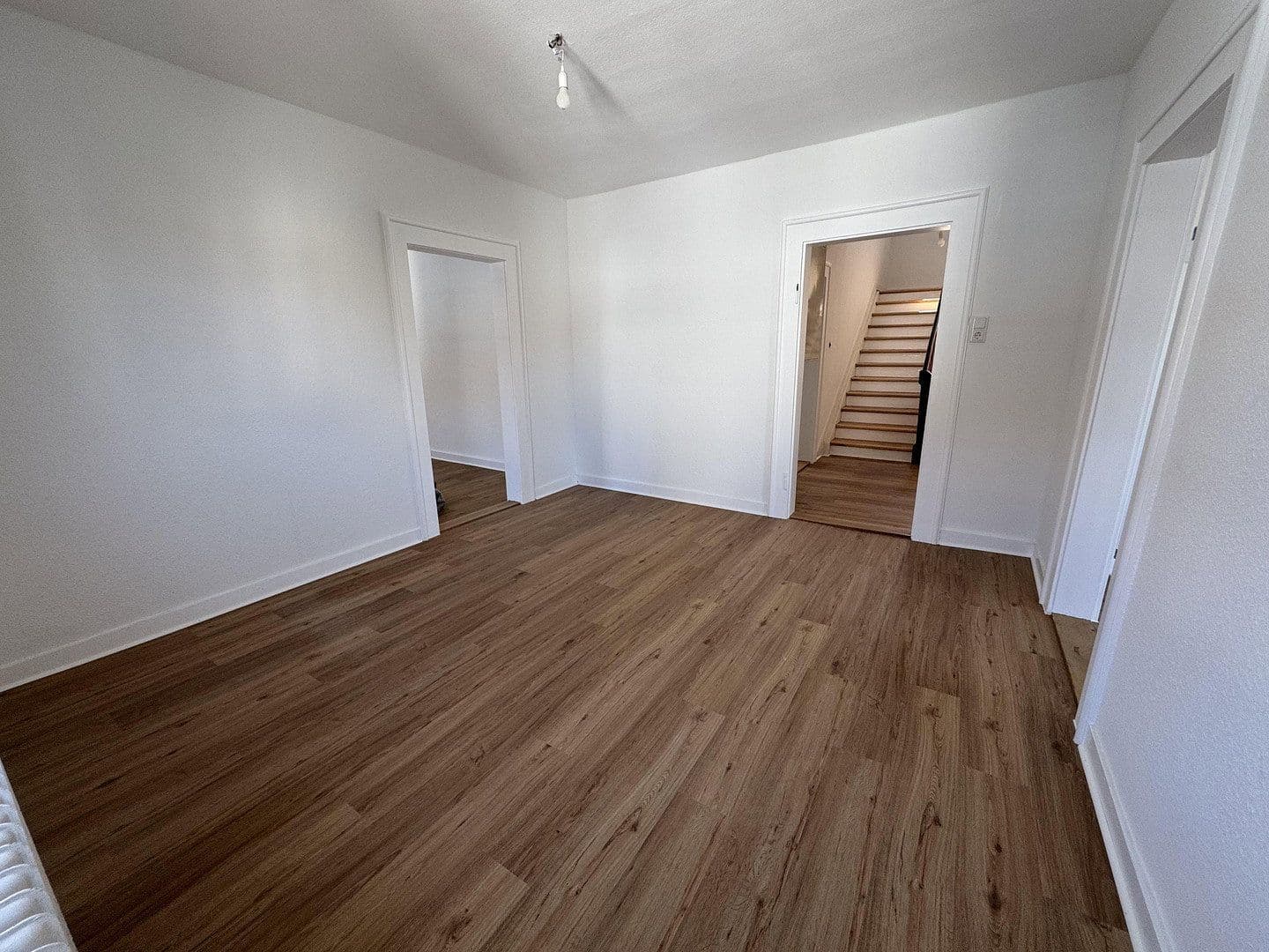 Pronájem domu 200 m², pozemek 324 m², Brensbach, Hessen Pronájem domu 200 m², pozemek 324 m², Brensbach, Hessen