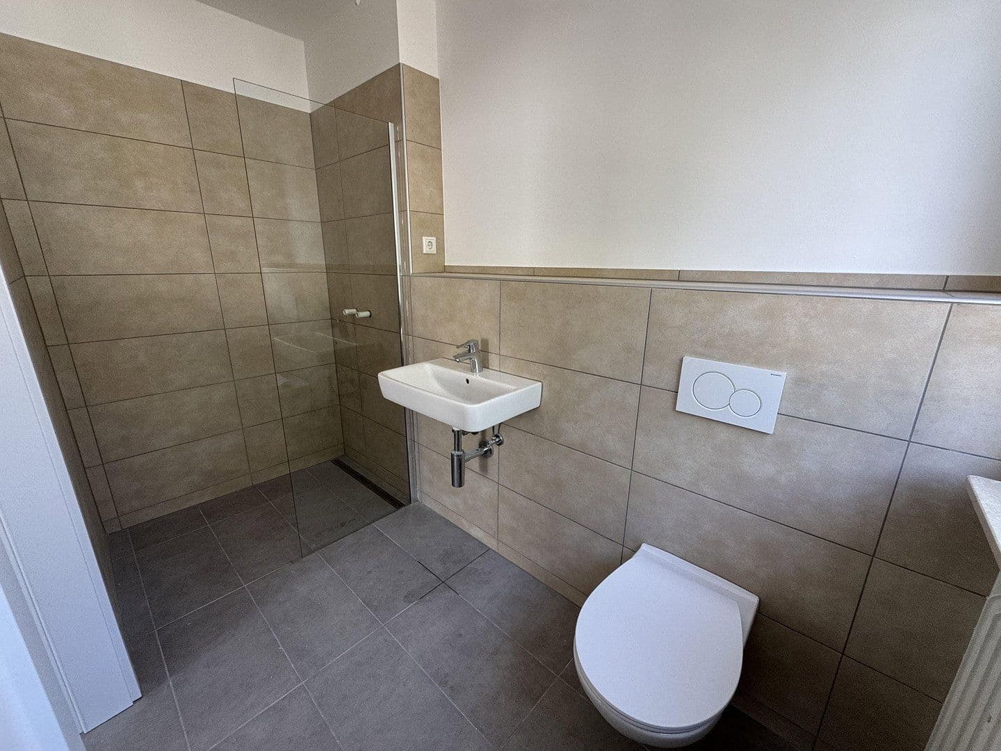 Pronájem domu 200 m², pozemek 324 m², Brensbach, Hessen Pronájem domu 200 m², pozemek 324 m², Brensbach, Hessen