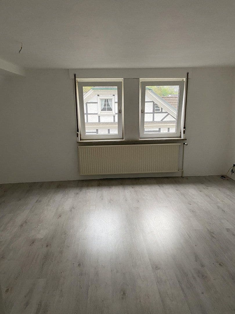 Pronájem bytu 2+1 53 m², Friedrichstraße 6, Hückeswagen, Severní Porýní-Vestfálsko Pronájem bytu 2+1 53 m², Friedrichstraße 6, Hückeswagen, Severní Porýní-Vestfálsko