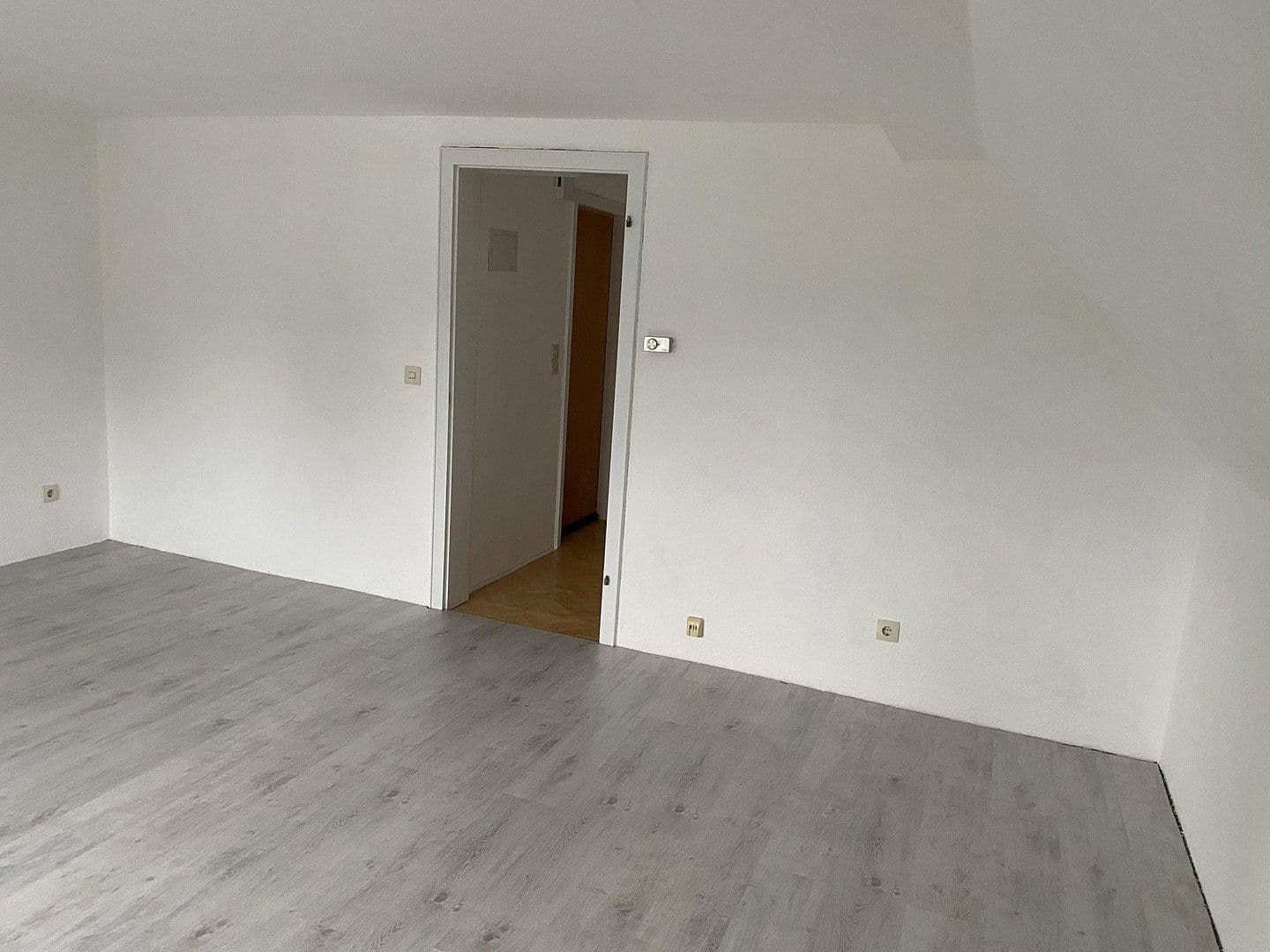 Pronájem bytu 2+1 53 m², Friedrichstraße 6, Hückeswagen, Severní Porýní-Vestfálsko Pronájem bytu 2+1 53 m², Friedrichstraße 6, Hückeswagen, Severní Porýní-Vestfálsko