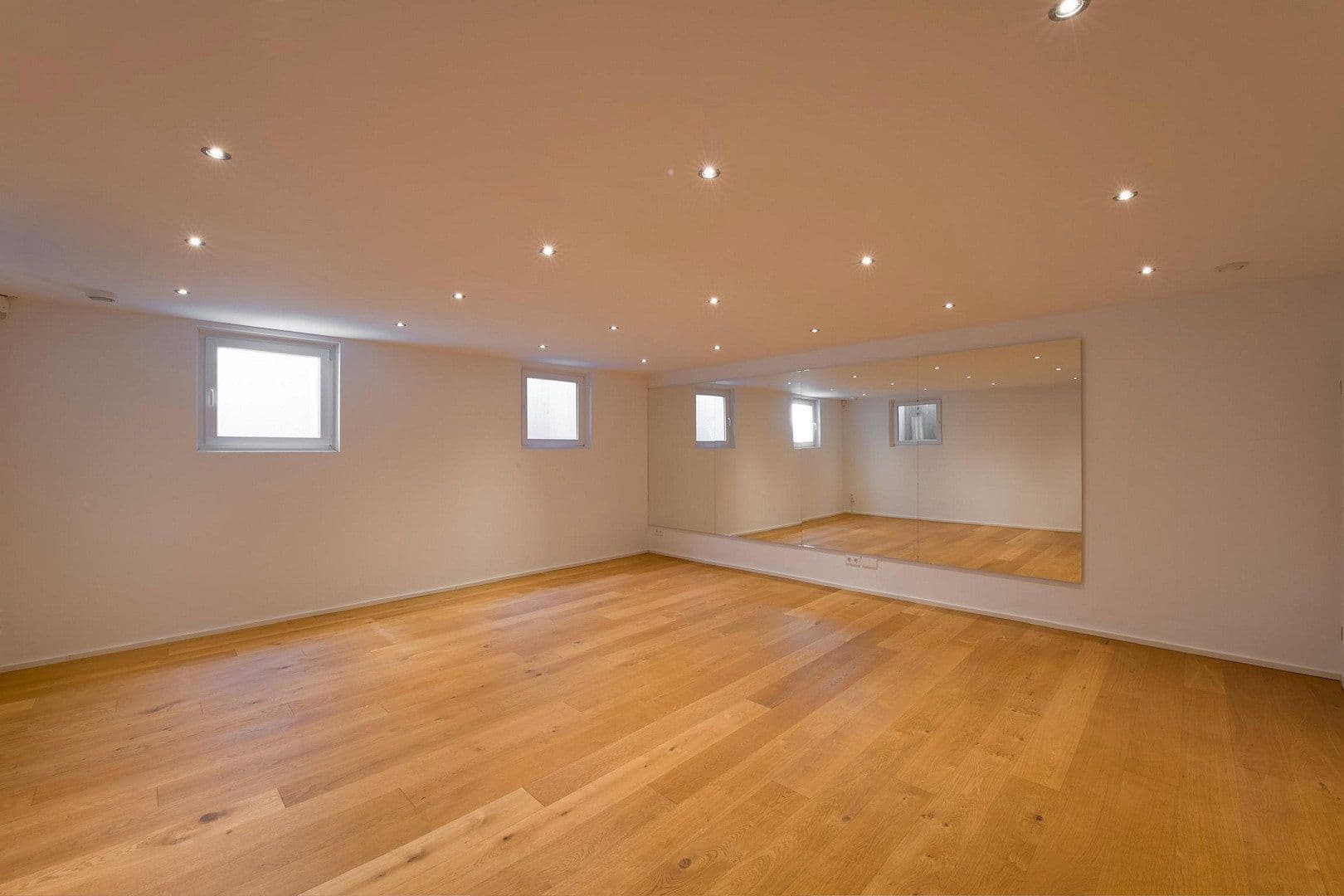Prodej domu 290 m², pozemek 942 m², Seeshaupt, Bavorsko Prodej domu 290 m², pozemek 942 m², Seeshaupt, Bavorsko
