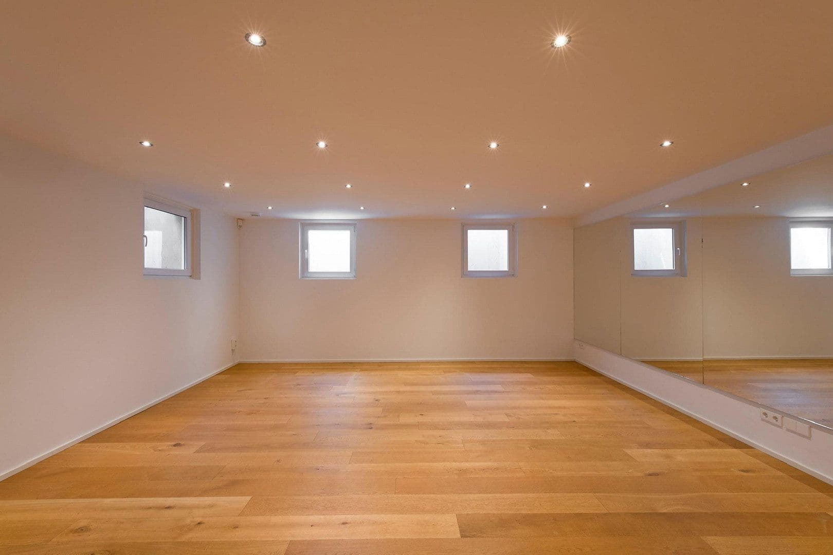Prodej domu 290 m², pozemek 942 m², Seeshaupt, Bavorsko Prodej domu 290 m², pozemek 942 m², Seeshaupt, Bavorsko