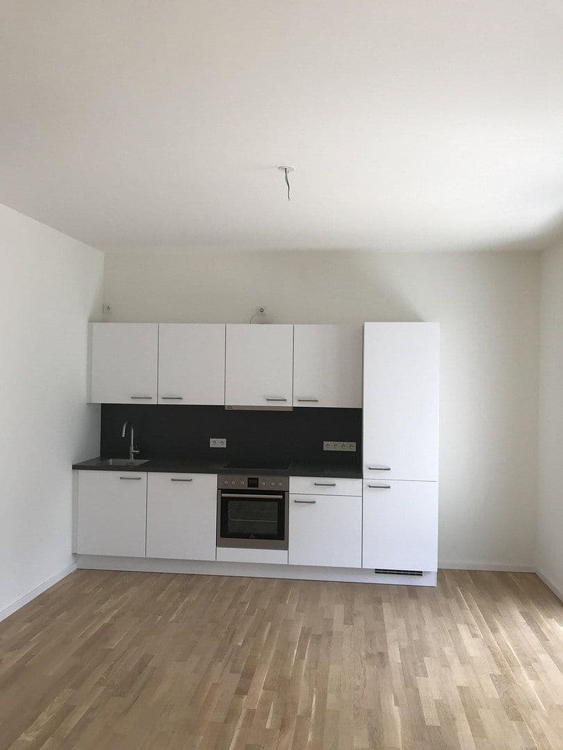 Pronájem bytu 2+1 67 m², Hedwig-Porschütz-Straße, Berlin, Berlín Pronájem bytu 2+1 67 m², Hedwig-Porschütz-Straße, Berlin, Berlín