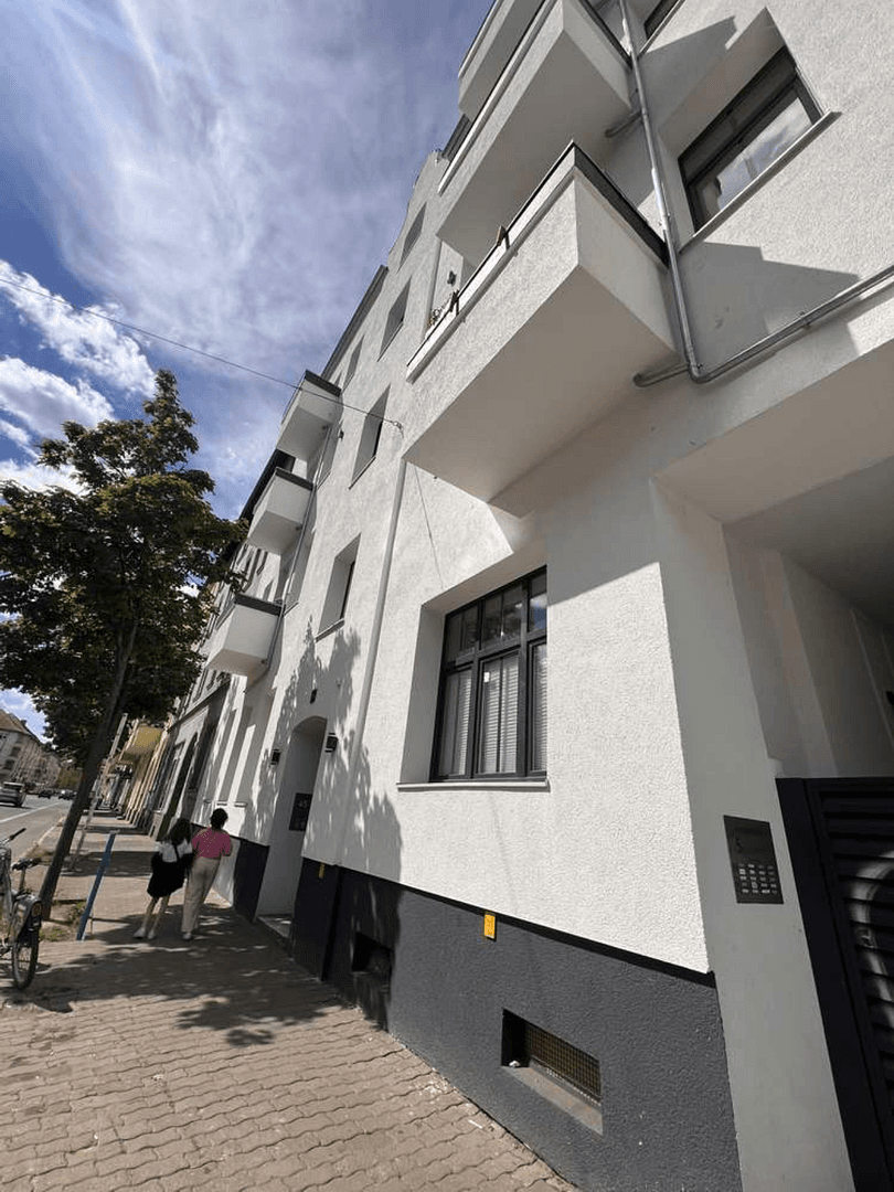 Pronájem bytu 3+1 87 m², Edisonstr. 45, Berlin, Berlín Pronájem bytu 3+1 87 m², Edisonstr. 45, Berlin, Berlín