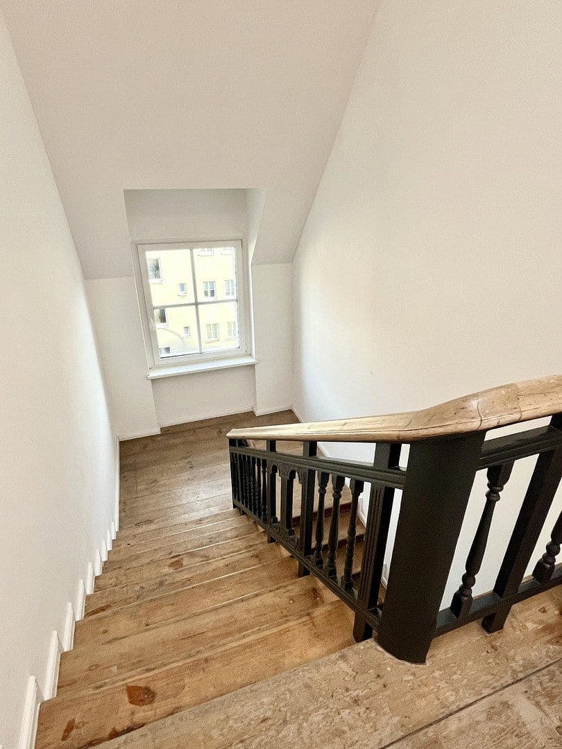 Pronájem bytu 3+1 87 m², Edisonstr. 45, Berlin, Berlín Pronájem bytu 3+1 87 m², Edisonstr. 45, Berlin, Berlín