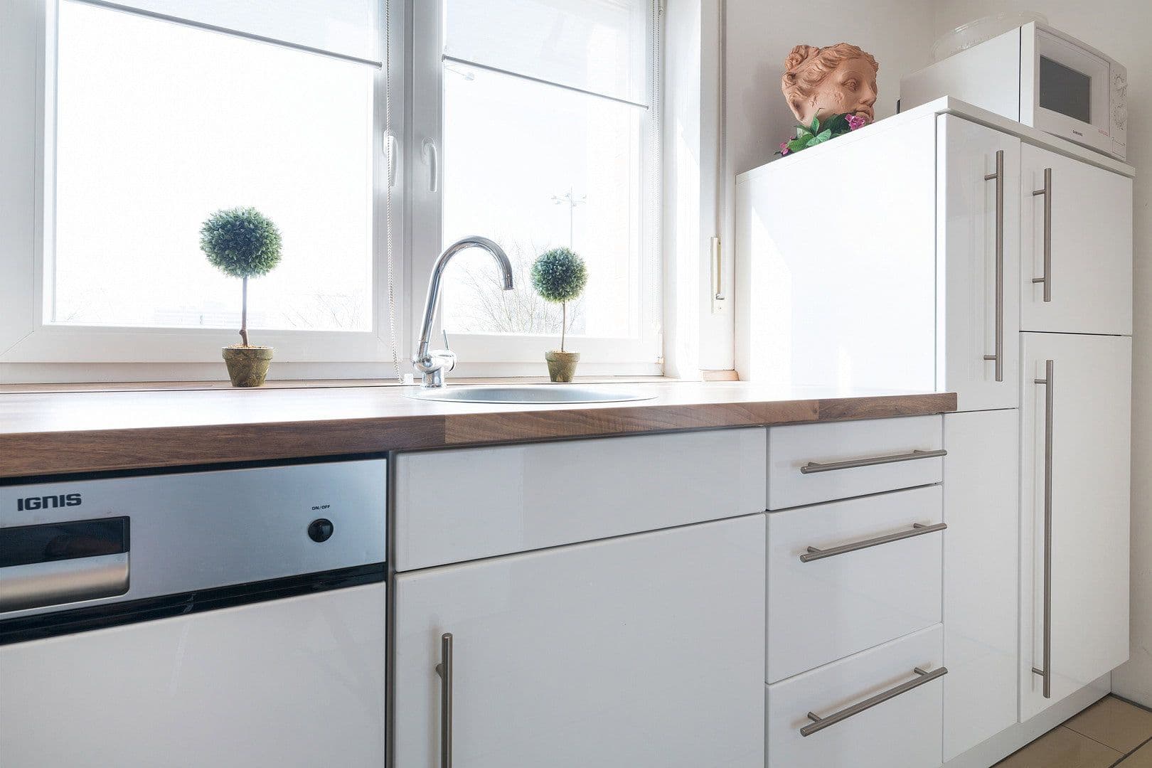 Pronájem bytu 2+1 60 m², Düsseldorf, Severní Porýní-Vestfálsko Pronájem bytu 2+1 60 m², Düsseldorf, Severní Porýní-Vestfálsko