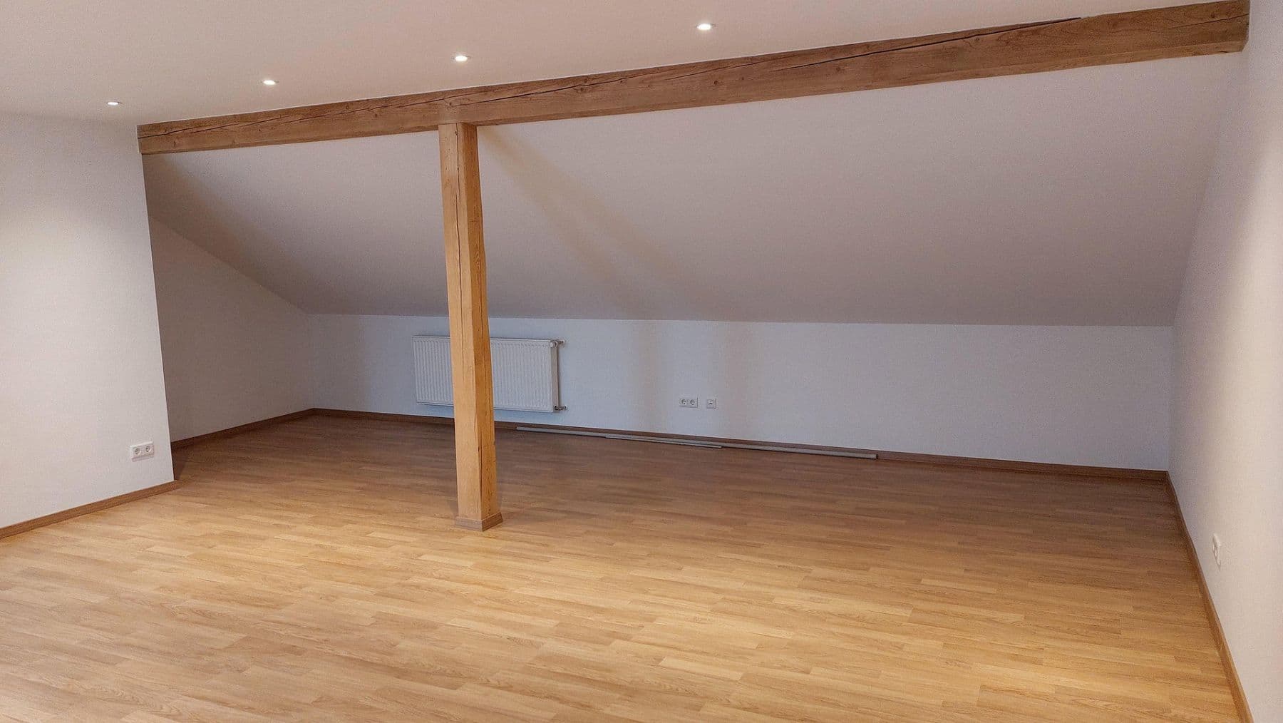 Pronájem domu 122 m², pozemek 422 m², Altomünster, Bavorsko Pronájem domu 122 m², pozemek 422 m², Altomünster, Bavorsko