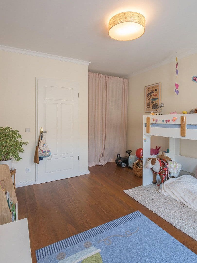 Prodej bytu 4+1 129 m², Berlin, Berlín Prodej bytu 4+1 129 m², Berlin, Berlín