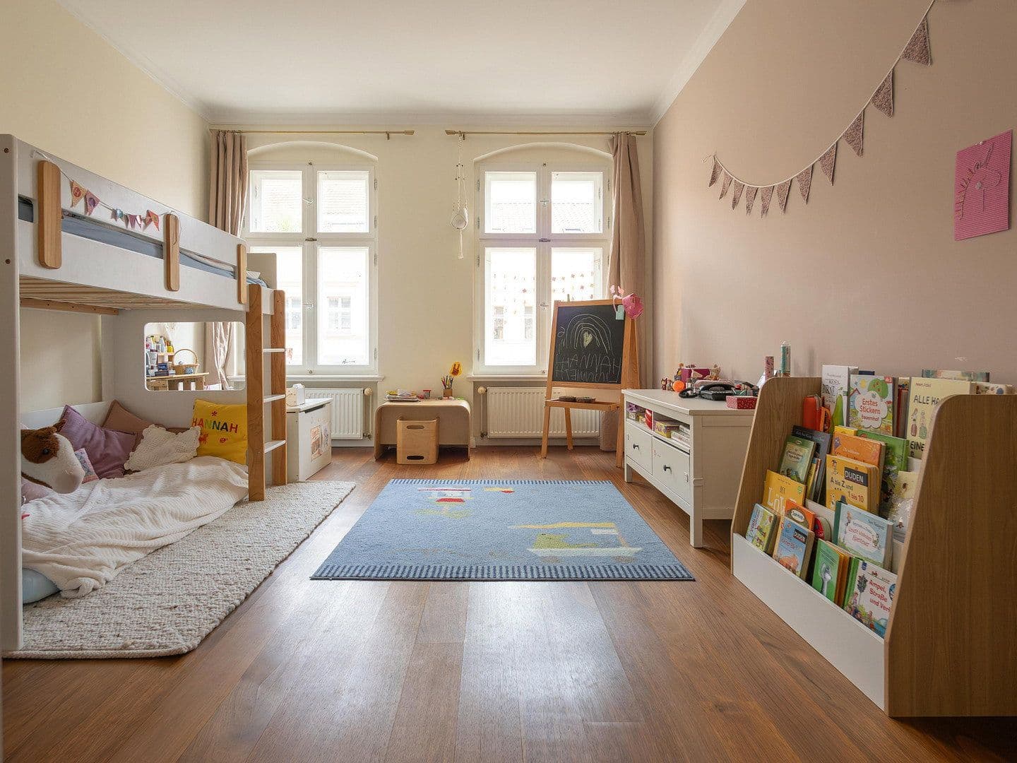 Prodej bytu 4+1 129 m², Berlin, Berlín Prodej bytu 4+1 129 m², Berlin, Berlín