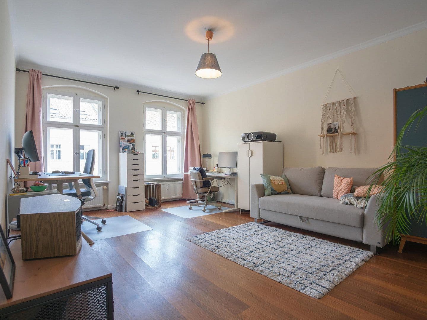 Prodej bytu 4+1 129 m², Berlin, Berlín Prodej bytu 4+1 129 m², Berlin, Berlín