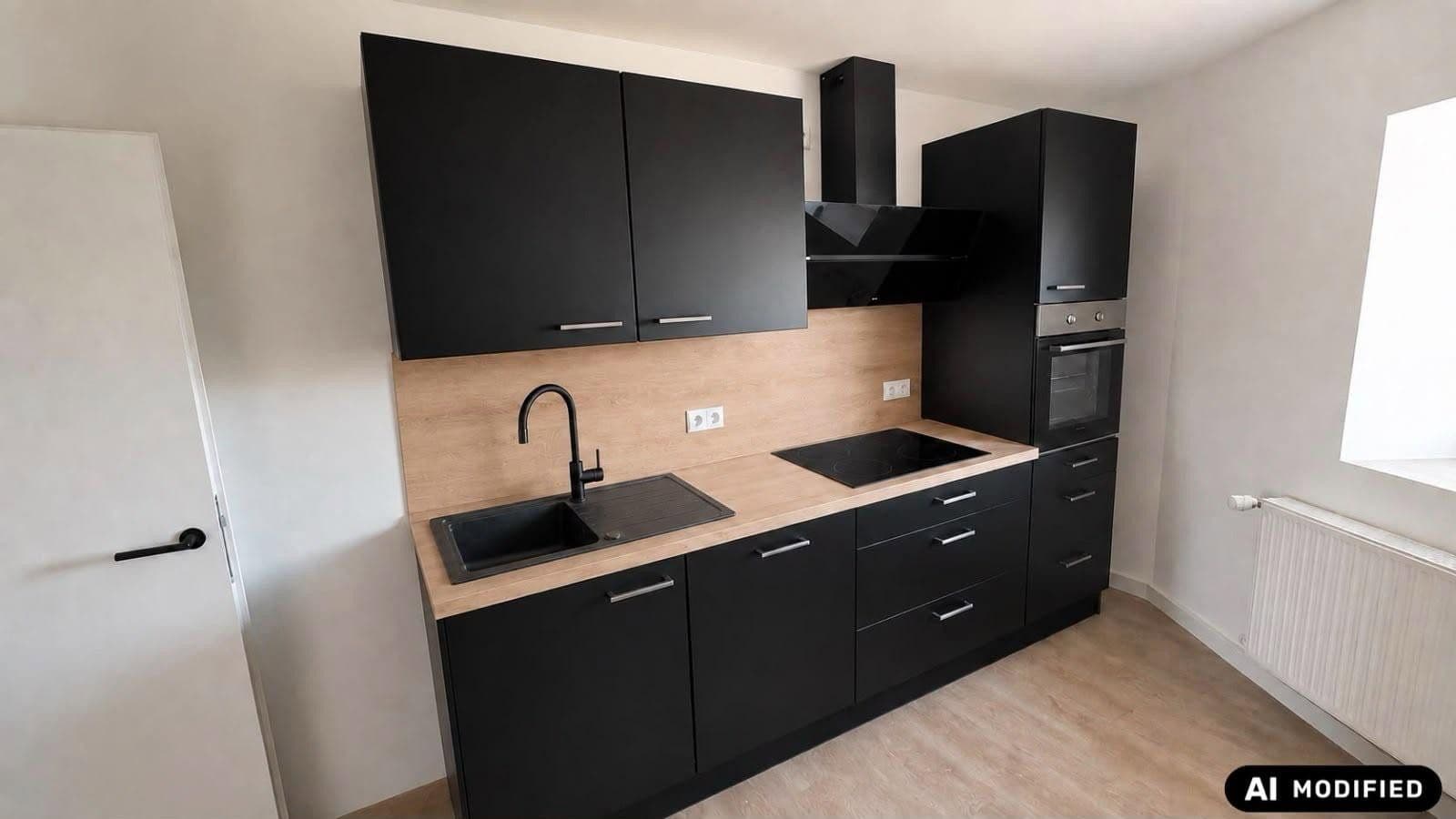 Pronájem bytu 3+1 84 m², Chemnitzer Str. 72, Meerane, Sasko Pronájem bytu 3+1 84 m², Chemnitzer Str. 72, Meerane, Sasko