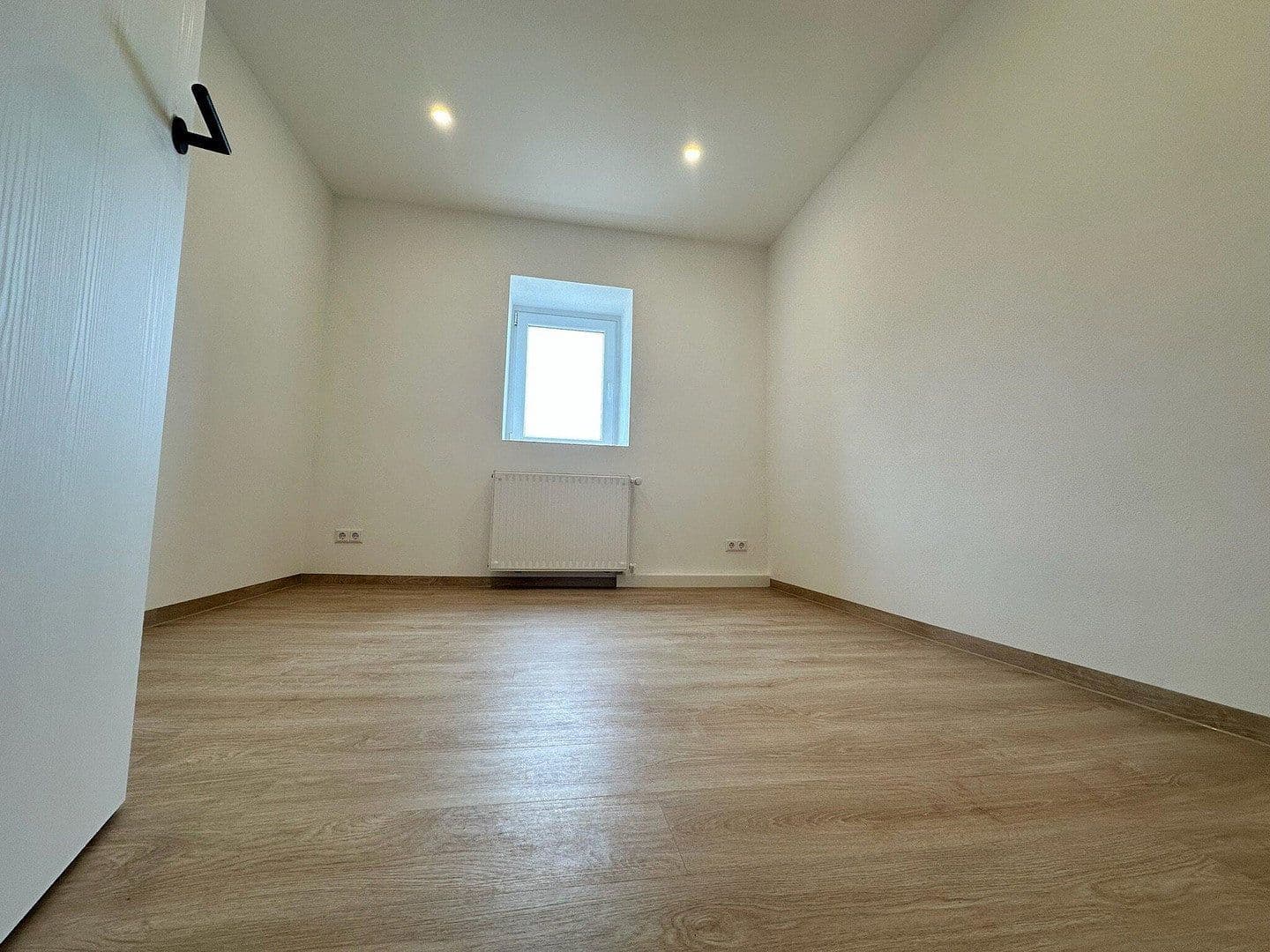 Pronájem bytu 3+1 84 m², Chemnitzer Str. 72, Meerane, Sasko Pronájem bytu 3+1 84 m², Chemnitzer Str. 72, Meerane, Sasko
