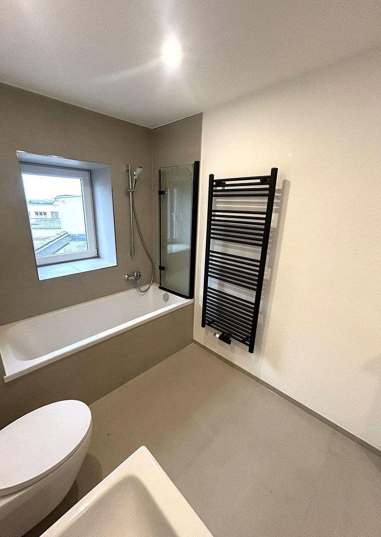 Pronájem bytu 3+1 84 m², Chemnitzer Str. 72, Meerane, Sasko Pronájem bytu 3+1 84 m², Chemnitzer Str. 72, Meerane, Sasko