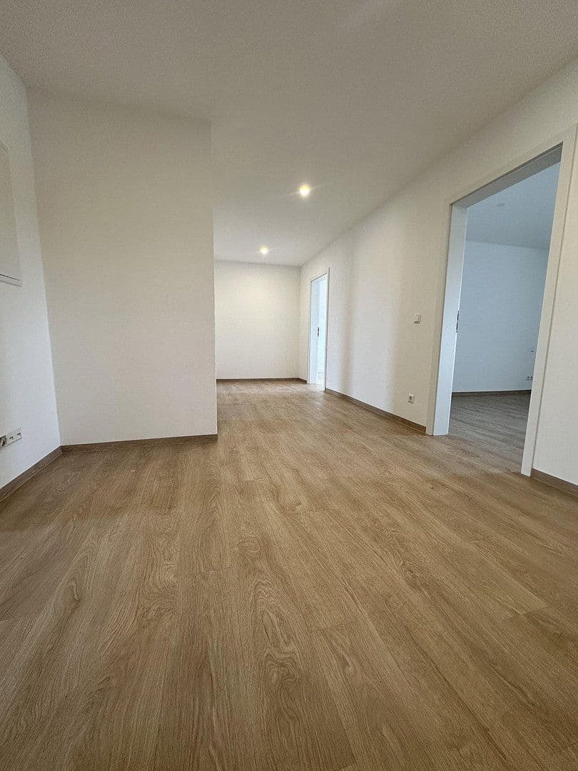 Pronájem bytu 3+1 84 m², Chemnitzer Str. 72, Meerane, Sasko Pronájem bytu 3+1 84 m², Chemnitzer Str. 72, Meerane, Sasko