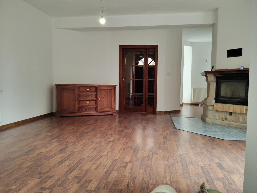 Pronájem bytu 2+kk 95 m², Libčany, Královéhradecký kraj Pronájem bytu 2+kk 95 m², Libčany, Královéhradecký kraj