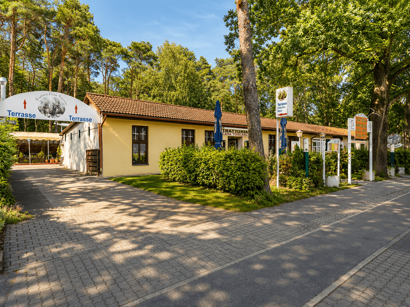 Prodej domu 375 m², pozemek 110.762 m², Ruppiner Chaussee 406, 408, Berlin, Berlín Prodej domu 375 m², pozemek 110.762 m², Ruppiner Chaussee 406, 408, Berlin, Berlín
