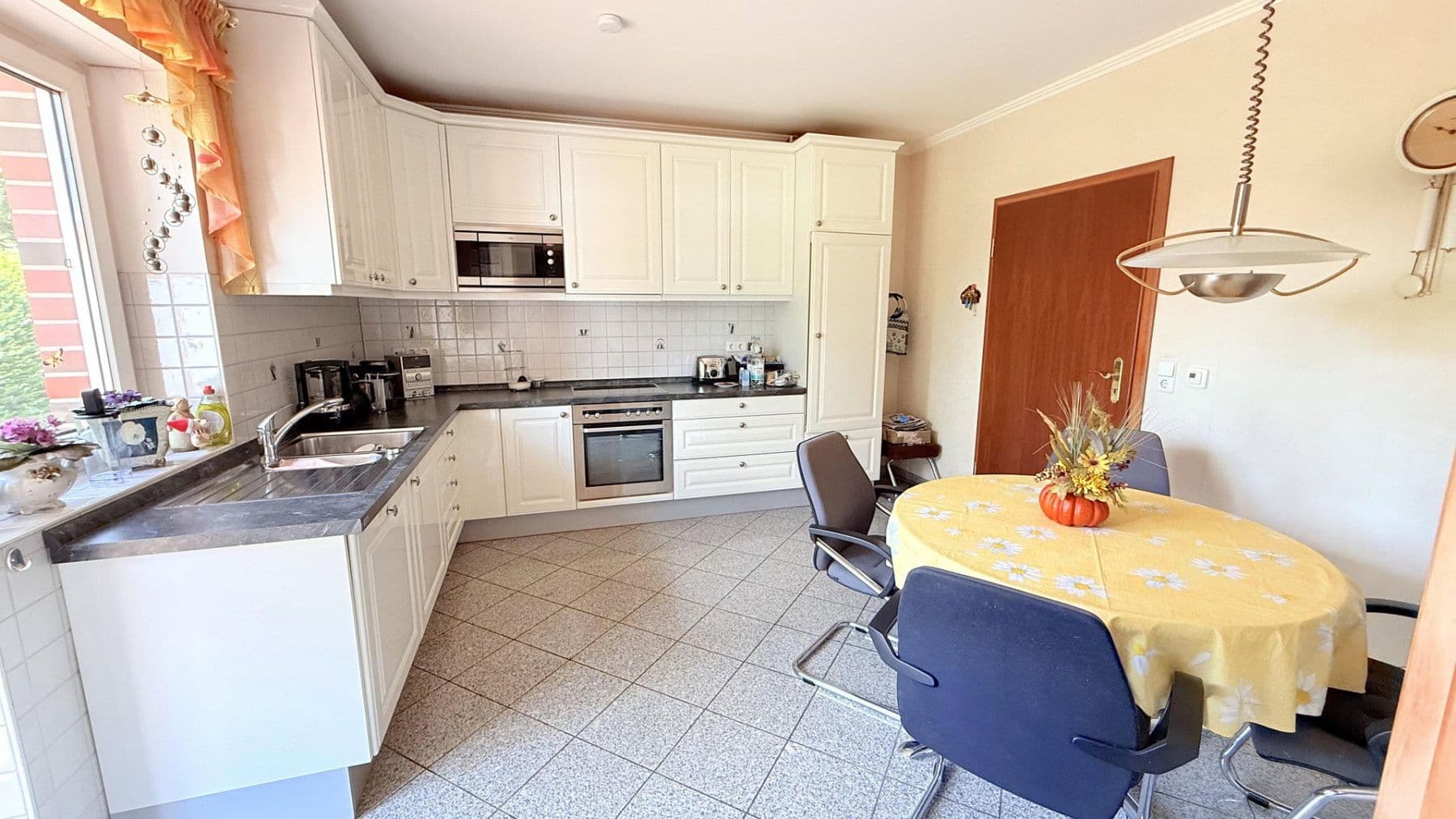 Prodej domu 324 m², pozemek 1.792 m², Syke, Dolní Sasko Prodej domu 324 m², pozemek 1.792 m², Syke, Dolní Sasko