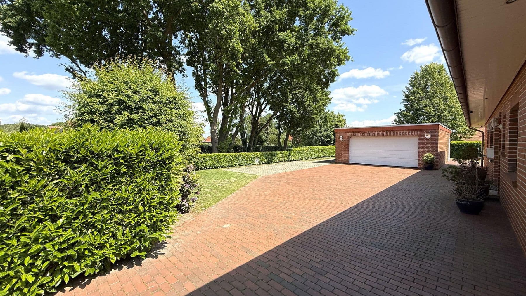 Prodej domu 324 m², pozemek 1.792 m², Syke, Dolní Sasko Prodej domu 324 m², pozemek 1.792 m², Syke, Dolní Sasko