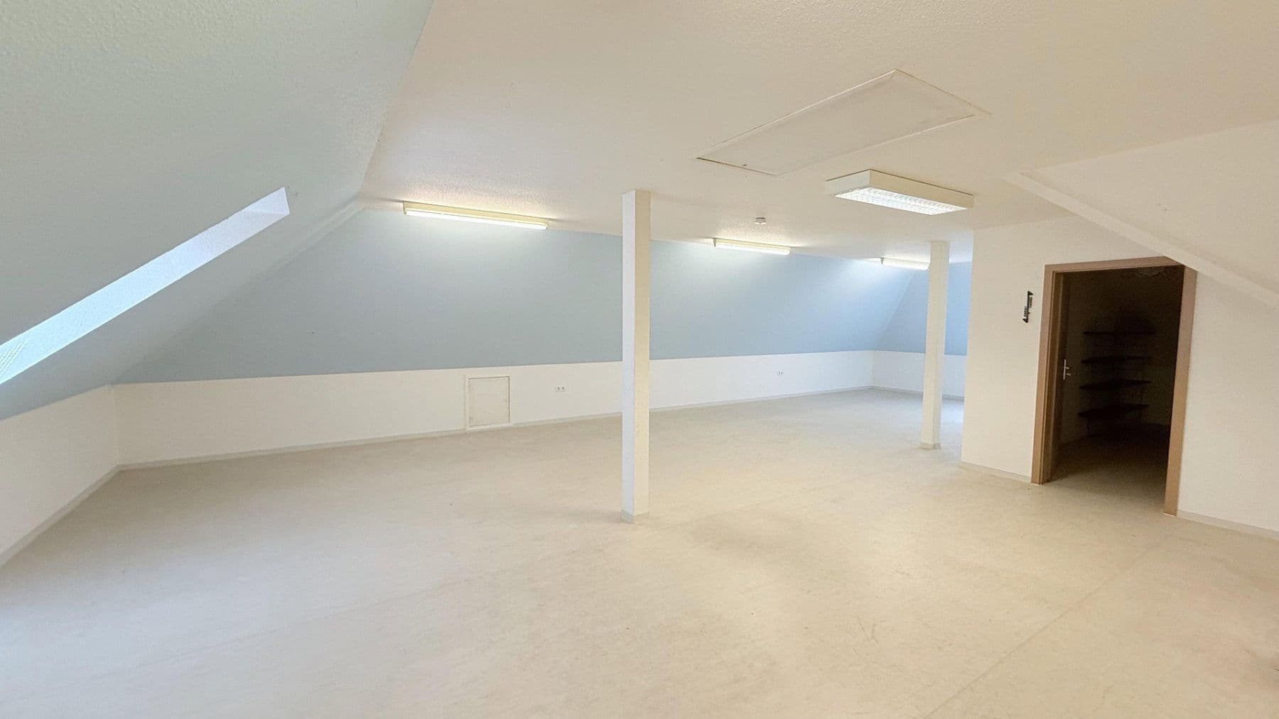 Prodej domu 324 m², pozemek 1.792 m², Syke, Dolní Sasko Prodej domu 324 m², pozemek 1.792 m², Syke, Dolní Sasko