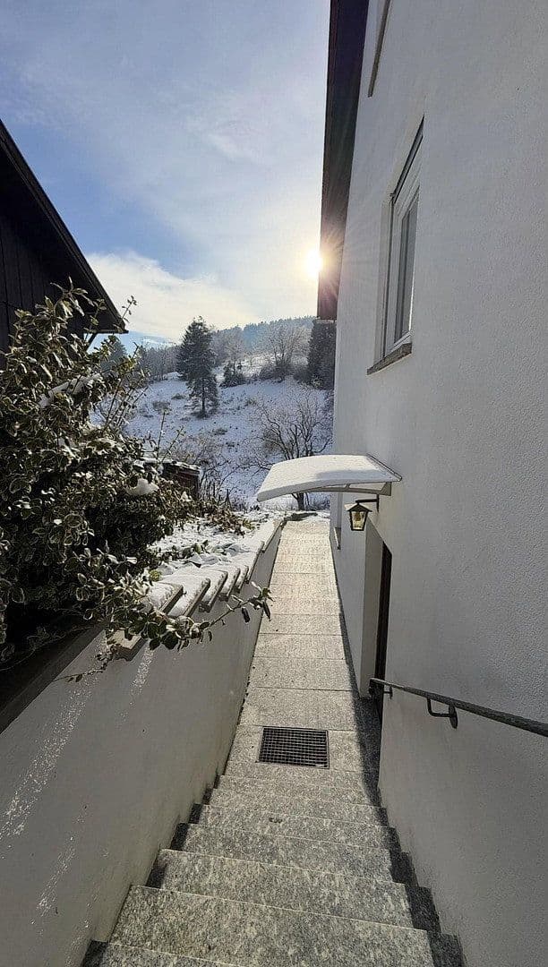 Prodej domu 200 m², pozemek 499 m², Rossentalstraße 122, Albstadt, Bádensko-Württembersko Prodej domu 200 m², pozemek 499 m², Rossentalstraße 122, Albstadt, Bádensko-Württembersko