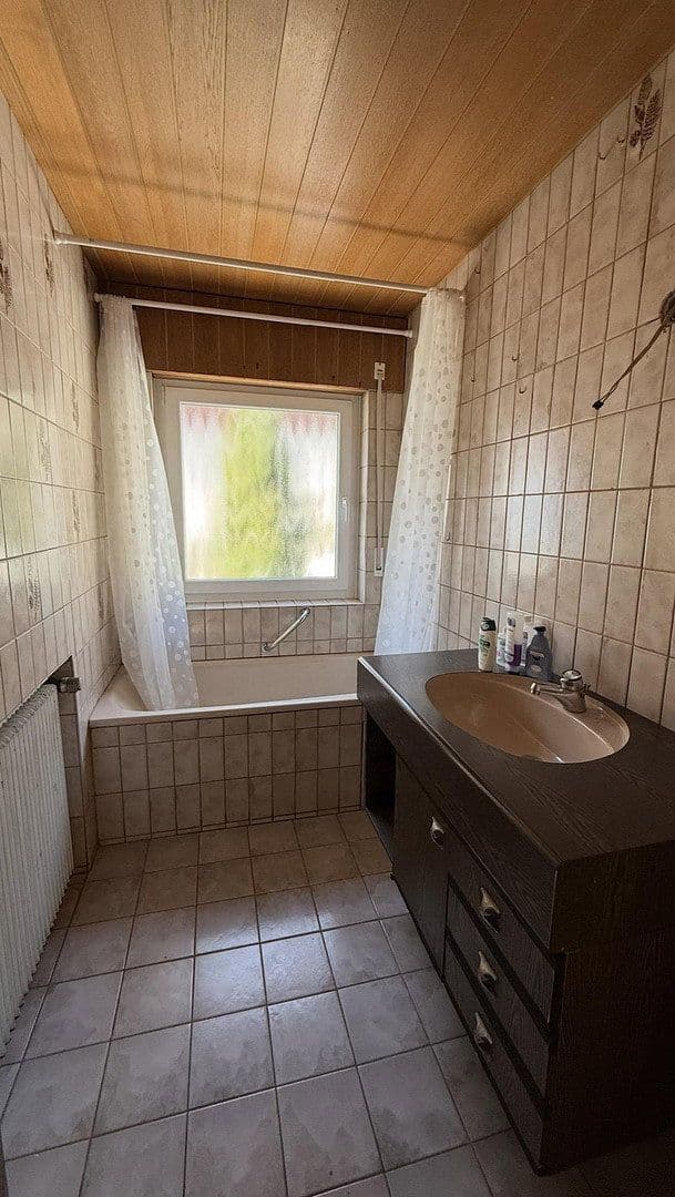 Prodej domu 200 m², pozemek 499 m², Rossentalstraße 122, Albstadt, Bádensko-Württembersko Prodej domu 200 m², pozemek 499 m², Rossentalstraße 122, Albstadt, Bádensko-Württembersko