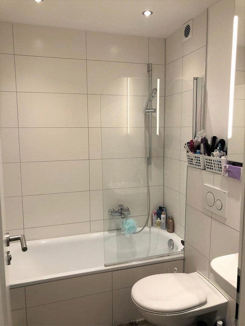 Pronájem bytu 1+1 30 m², Uhdestraße 47, München, Bavorsko Pronájem bytu 1+1 30 m², Uhdestraße 47, München, Bavorsko