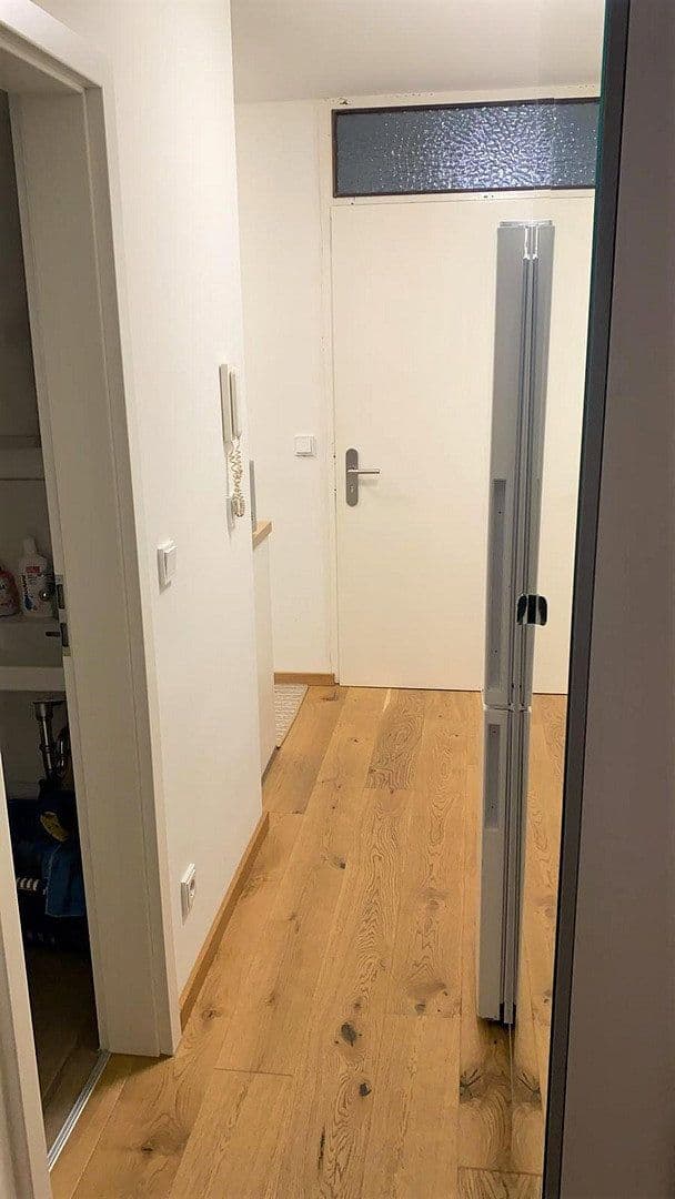 Pronájem bytu 1+1 30 m², Uhdestraße 47, München, Bavorsko Pronájem bytu 1+1 30 m², Uhdestraße 47, München, Bavorsko
