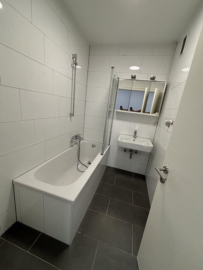 Pronájem bytu 3+1 98 m², Goebenplatz 8, Düren, Severní Porýní-Vestfálsko Pronájem bytu 3+1 98 m², Goebenplatz 8, Düren, Severní Porýní-Vestfálsko