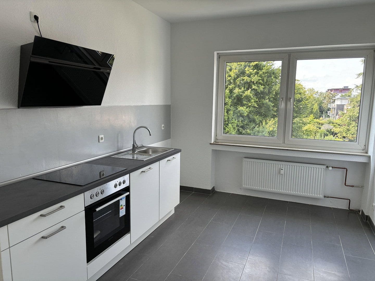 Pronájem bytu 3+1 98 m², Goebenplatz 8, Düren, Severní Porýní-Vestfálsko Pronájem bytu 3+1 98 m², Goebenplatz 8, Düren, Severní Porýní-Vestfálsko