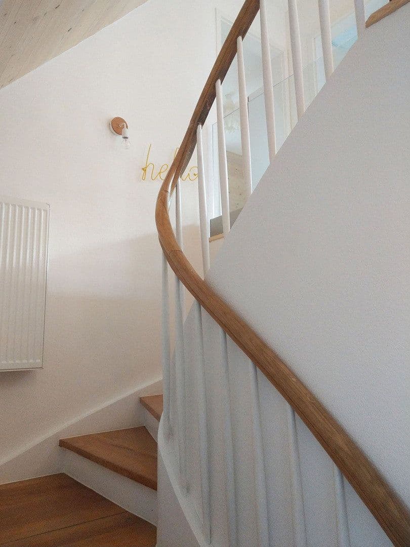 Pronájem bytu 2+1 57 m², Stuttgart, Bádensko-Württembersko Pronájem bytu 2+1 57 m², Stuttgart, Bádensko-Württembersko