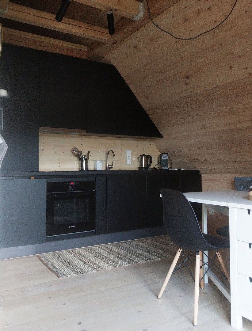 Pronájem bytu 2+1 57 m², Stuttgart, Bádensko-Württembersko Pronájem bytu 2+1 57 m², Stuttgart, Bádensko-Württembersko