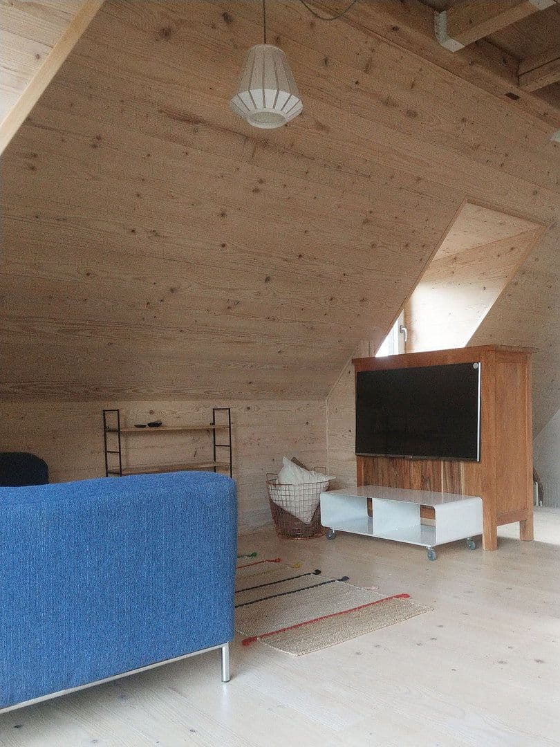 Pronájem bytu 2+1 57 m², Stuttgart, Bádensko-Württembersko Pronájem bytu 2+1 57 m², Stuttgart, Bádensko-Württembersko