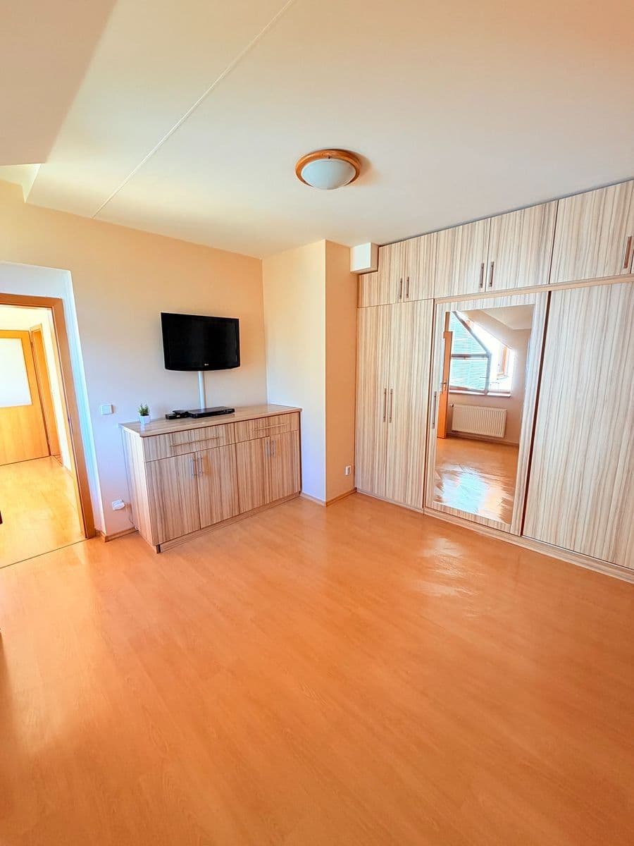 Prodej bytu 4+1 122 m², U Trojice, České Budějovice, Jihočeský kraj Prodej bytu 4+1 122 m², U Trojice, České Budějovice, Jihočeský kraj