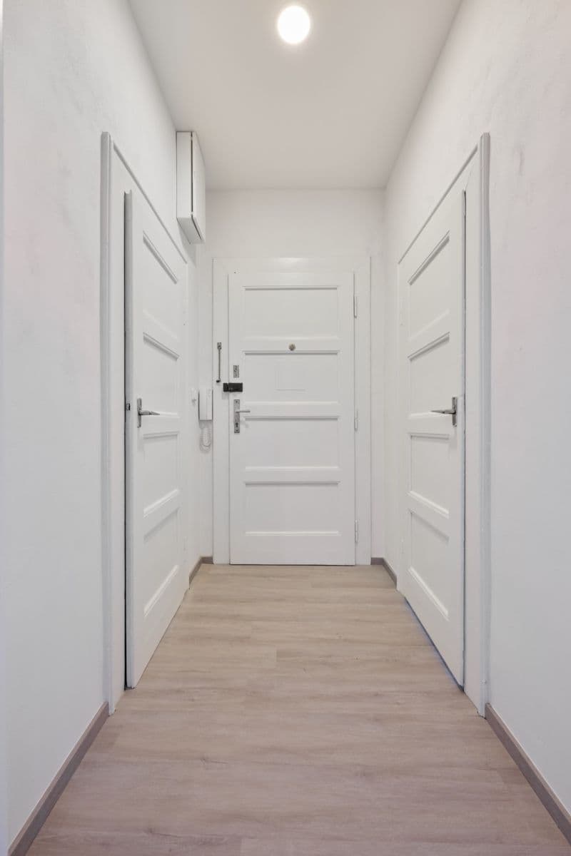 Pronájem bytu 1+kk 30 m², Viklefova, Praha, Praha Pronájem bytu 1+kk 30 m², Viklefova, Praha, Praha