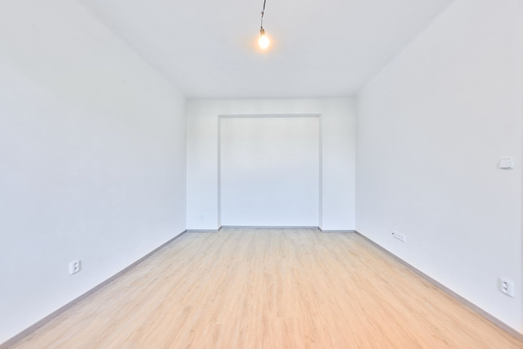 Pronájem bytu 1+kk 30 m², Viklefova, Praha, Praha Pronájem bytu 1+kk 30 m², Viklefova, Praha, Praha