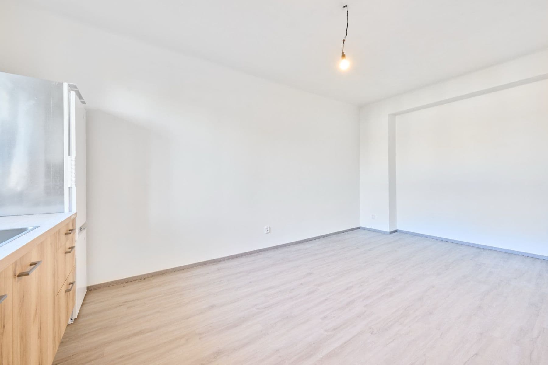 Pronájem bytu 1+kk 30 m², Viklefova, Praha, Praha Pronájem bytu 1+kk 30 m², Viklefova, Praha, Praha