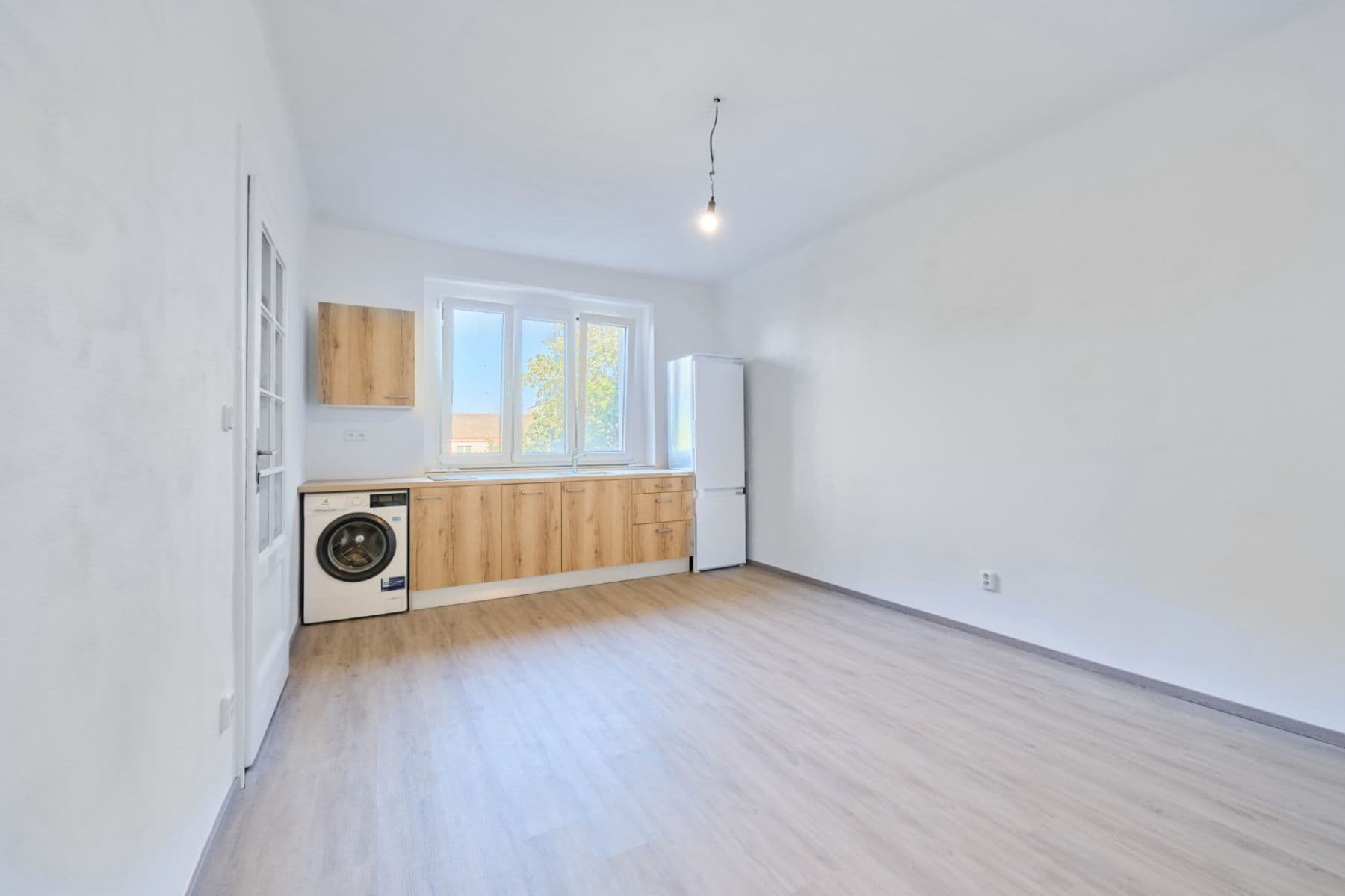 Pronájem bytu 1+kk 30 m², Viklefova, Praha, Praha Pronájem bytu 1+kk 30 m², Viklefova, Praha, Praha