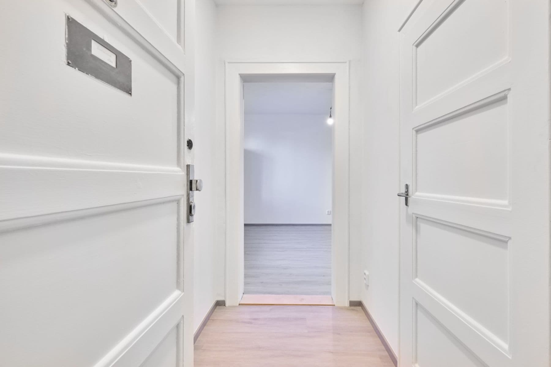 Pronájem bytu 1+kk 30 m², Viklefova, Praha, Praha Pronájem bytu 1+kk 30 m², Viklefova, Praha, Praha